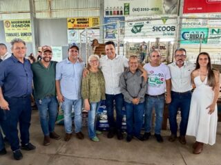 👉🏽 Dia solidário em Jussara📍

Participei do *2º Leilão do Bem*, comemorando os 70 anos do Hospital do Câncer Araújo Jorge. 

Um evento marcante ao lado da amiga e prefeita Idali Bontempo @idali_bontempo_branca; do vice Adriano Dias @adrianodias_jussara_go; dos deputados Adriano do Baldy @adrianodobaldyoficial e Amauri Ribeiro @deputadoamauriribeiro; os vereadores Chiquinho da Nova Jussara @chiquinhonovajussarago; Glênio Rebouças @glenioreboucas, Márcia Martins @marciamartins.vereadora e Euripedes Barbosa @euripedes.barbosa.5059, além de grandes lideranças do Noroeste goiano. 

Parabéns pelo grande evento e obrigado pelo convite e pela amizade! Seguimos juntos! 👍🏽
.
.
#WildeCambão #DeputadoEstadual #Leilão #Jussara
