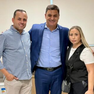 Agenda na Alego, hoje, com o pastor Ricardo Rodrigues @pr.ricardorodrigues.ofc e Vanusa Rodrigues @vanusarodrigues.ofc. 

Na pauta, a apresentação do projeto *Instituto Patrulha do Amor* @institutopatrulhadoamor, uma iniciativa voltada ao acolhimento e atendimento de famílias em situação de vulnerabilidade social, promovendo apoio, cuidado e oportunidades para quem mais precisa. 🤝💙
.
.
#WildeCambão #DeputadoEstadual #Alego #Projeto #Apoio