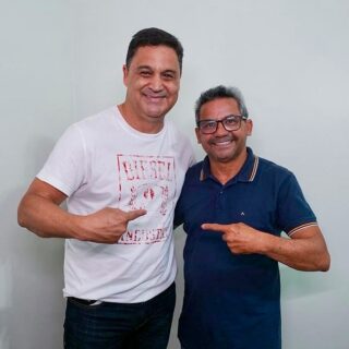 Recebemos, nesta tarde, o vereador e amigo Carlos da Liga @carlosdaligaver. Em pauta, projetos e melhorias essenciais para a saúde de Luziânia. 

Seguimos trabalhando pela nossa cidade! Obrigado pela visita, Carlos! 👍🏽
.
.
#WildeCambão #DeputadoEstadual #AtendimentoAoPúblico #Luziânia