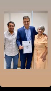 Recebi na Alego, a secretária de Educação de Itarumã, Edilene Buratto @edileneburattoleme e o vereador Ivanildo Lopes @luana_ivanildo. Eles vieram agradecer pela emenda parlamentar destinada para aquisição de um ônibus escolar. 

Sigo cumprindo o meu compromisso com a educação e com o futuro das nossas crianças! 📚✅
.
.
#WildeCambão #DeputadoEstadual #Alego #EmendasParlamentares #Educação