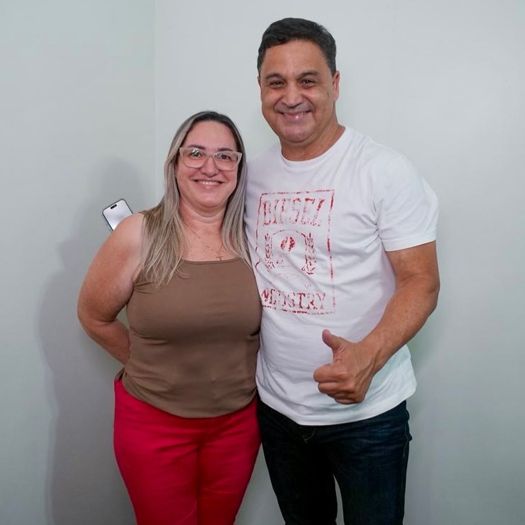 Recebi a visita especial no nosso gabinete regional, nesta segunda-feira, da minha querida amiga Juliana Colim @julianacolim, que vem realizando um trabalho de excelência como diretora do SAMU de Luziânia. 
. 
.
#WildeCambão #DeputadoEstadual #AtendimentoAoPúblico #Luziânia