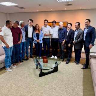 Acompanhei, nesta terça-feira, 17/03, a comitiva de Cidade Ocidental, que esteve em audiência com o vice-governador Daniel Vilela @danielvilela15 e o chefe de gabinete, Alex Godinho @alexgodinhomartins.

Uma agenda importante de interlocução com o Governo Estadual, juntamente com os vereadores: Zé Divino, Clauber Morlé, Paulinho, Ivone Souto, Frank Denis, José Anaelson, e os suplentes José de Sousa e Robson Campos. Um grupo político com o qual caminho, colaborando com o amigo e prefeito Lulinha Viana @lulinhaviana, para que Cidade Ocidental cresça a cada dia mais. 

Agradeço a acolhida e a recepção do nosso vice-governador e do chefe de gabinete. Seguimos juntos trabalhando pela região do Entorno! 

@vereadorzedivino 
@clauber_morle 
@vereadoraivonesouto 
@vereadorfrankdenis 
@paulinhovereador 
@anaelson_ocidental 
@robsoncamposoficial 
@josedesousago 
.
.
#WildeCambão #DeputadoEstadual #VereadoresDoEntorno #GovernoDeGoiás