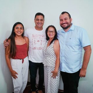 Reunião produtiva com a amiga e vereadora Márcia Meireles @marciameirelesgo, que veio acompanhada de Phylipe Zillmar @phylipezillmar e Brunna Vaz Silva Ferreira @brunnavazf. 

Em pauta, discutimos demandas prioritárias voltadas aos bairros e ao fortalecimento da saúde em nossa cidade. Seguimos unindo forças pelo bem da população. Obrigado pela parceria, Márcia! 👍🏽
.
.
#WildeCambão #DeputadoEstadual #AtendimentoAoPúblico #Luziânia