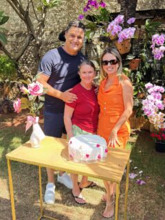 Prestigiei neste domingo, 26/04, no município de Uruana, o aniversário da dona Aldecy Ribeiro, mãe da amiga e vereadora Aline Ribeiro @alineribeirovereadora, em um almoço especial com amigos e familiares.

Parabéns, dona Aldecy! Que Deus cubra sua vida de bênçãos!🌹
.
.
#WildeCambão #DeputadoEstadual #Aniversário #Uruana