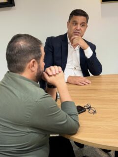 Alinhamos projetos e parcerias, nesta tarde, com os representantes da Associação dos Moradores da Areia (AMAR) @amar.areia, o empresário Gilson Guimarães @gilson.meta e Elias Cavalcante. 

Na pauta, também conversamos sobre a prospecção de recursos para iniciativas da entidade com sede em Piracanjuba.
.
.
#WildeCambão #DeputadoEstadual #Alego #piracanjuba