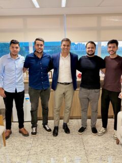 Agenda produtiva na Alego, nesta tarde, com o administrador, Thierry Ferreira @thierryfferreira_; os empresários Gabriel Moraes @moraes.gyn e Elias de Sá @eliasdesa_, e o assessor Mauro Neto. 

Em pauta, discutimos algumas estratégias para o fomento de eventos em Goianésia e região. Parceria forte em prol do desenvolvimento local! 👍🏽
.
.
#WildeCambão #DeputadoEstadual #Alego #Goianésia