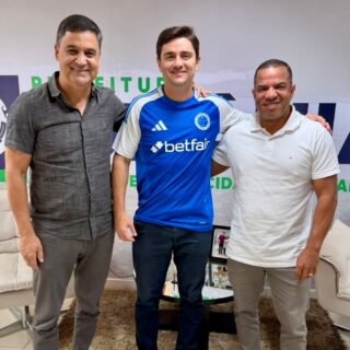Conversa boa e produtiva nesta quarta-feira, 13/05, com o nosso prefeito Diego Sorgatto @diegosorgattogo e o amigo Pastor André. Trabalho firme e parcerias fortes pelo desenvolvimento da nossa cidade. 

Seguimos juntos! 🚀👍🏽
.
.
#WildeCambão #DeputadoEstadual #PrefeituraDeLuziânia #Reunião