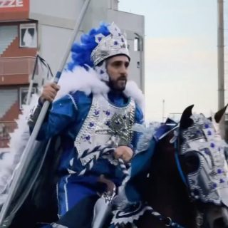 As *Cavalhadas de Luziânia* 🐎⚔️ fazem parte da tradicional *Festa do Divino Espírito Santo* e integram oficialmente o *Circuito das Cavalhadas de Goiás*. 

O evento, que hoje faz parte do calendário cultural do Estado, é de grande importância histórica para a nossa cidade, uma vez que a primeira apresentação em Goiás ocorreu em Luziânia que, na época, chamava-se Arraial de Santa Luzia, nos idos de 1751. 

Parabéns ao nosso prefeito Diego Sorgatto @diegosorgattogo e toda a sua equipe pela organização da festa, e ao Governo de Goiás @governogoias e a Secretaria de Cultura do Estado @secultgoias, pelo grande incentivo à cultura tradicional goiana. 👏🏽👏🏽👏🏽👏🏽👏🏽👏🏽
.
.
#WildeCambão #DeputadoEstadual #Cavalhadas2026 #Luziânia