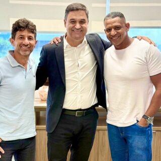 Recebi na Alego, o presidente da Câmara Municipal de Padre Bernardo, Joaquim Canta @joaquimcanta74 e o vereador Junio Simões @juniosimoesjr. Na pauta, melhorias para a saúde do município. 

Seguimos trabalhando com os vereadores do Entono pela qualidade de vida da população da região! 👍🏽

.
#WildeCambão #DeputadoEstadual #Alego #VereadoresDoEntorno
