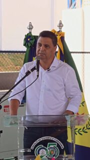 Durante a entrega da unidade do *Colégio Estadual José Abílio (Padrão Século XXI)*, em Cidade Ocidental, fiz questão de falar para vocês e lembrar: eu fui professor por mais de 15 anos. Eu conheço, na pele e na sala de aula, a realidade desafiadora de cada docente. Por isso, a educação é prioridade absoluta para o Governo de Goiás e para o meu mandato! 

Quero parabenizar todos os servidores da Regional de Educação de Novo Gama — que engloba os municípios de Cidade Ocidental e Valparaíso — pela imensa dedicação. Seguimos juntos, acreditando e investindo na educação da nossa região e no futuro dos nossos estudantes! 🚀🚀🚀🚀🚀
.
.
#WildeCambão #DeputadoEstadual #Educação #GovernoDeGoiás #CidadeOcidental