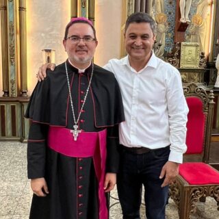 Participei, neste domingo, da *Missa Solene de Pentecostes e Louvor ao Divino Espírito Santo e Nossa Senhora do Rosário e São Benedito*, no Santuário de Santa Luzia.

A celebração foi conduzida pelo nosso Bispo Diocesano, Dom Agamenilton, e contou com a presença do prefeito Diego Sorgatto, da primeira-dama Helena Sorgatto, do vice-prefeito Télio Rodrigues, vereadores, secretários municipais, lideranças e os fiéis da comunidade católica de Luziânia. Um momento especial para renovarmos juntos os dons do Espírito Santo. 🕊️⛪️🙏🏽
.
.
#WildeCambão #DeputadoEstadual #Pentecostes #IgrejaCatólica #Luziânia