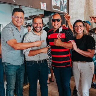 Por ocasião dos 15 anos do Bar do Quirino, em Edeia, participei da premiação especial realizada em homenagem aos clientes. Um momento marcante para celebrar essa trajetória de sucesso. Parabéns a todos os envolvidos no evento! 🥂
.
.
#WildeCambão #DeputadoEstadual #Edeia #Confraternização