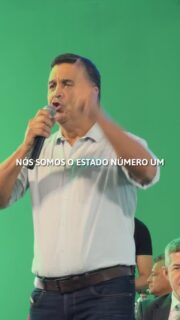 Hoje, durante a minha fala no evento *Goiás Social*, destaquei a importância da união entre governo, deputados, prefeitos e vereadores, porque a política é feita para atender as pessoas. A política é feita para chegar onde as pessoas estão! 

Nós somos o primeiro estado no IDEB (Índice de Desenvolvimento da Educação Básica) deste país. Nós somos o estado número um da segurança pública. Nós somos o estado que proporciona os maiores programas sociais desse país. E tudo isso não se faz sozinho! Se faz com a ajuda de deputados estaduais e deputados federais, que destinam recursos e que ajudam os prefeitos a governar os seus municípios. 

Também, destaco, o importante papel do vereador, que é o elo mais importante com a população. É por meio das demandas dos vereadores que o prefeito, que os deputados, que o governador, que os secretários, trazem programas como esse para o nosso município! 
.
.
#WildeCambão #DeputadoEstadual #GovernoDeGoiás #PrefeituraDeLuziânia #GoiásSocial