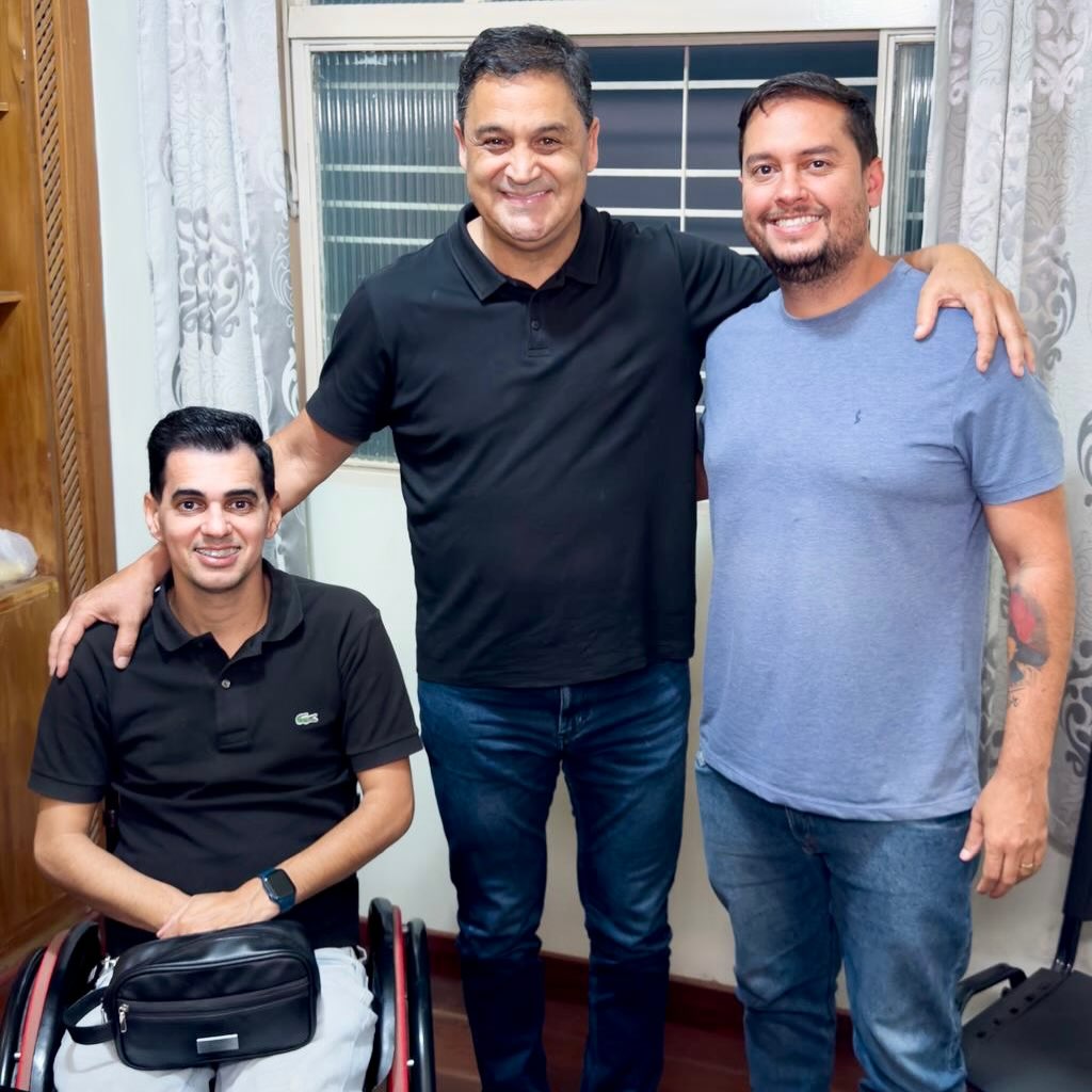 No gabinete de Luziânia, tive a satisfação de receber o amigo e vereador Danielzinho, acompanhado de Jorge Henrique. Em pauta, alinhamos demandas e projetos para Cidade Ocidental. Agradeço pela visita e pelo diálogo construtivo! 👍🏽
.
.
#WildeCambão #DeputadoEstadual #AtendimentoAoPúblico #Luziânia