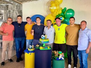 Sábado de celebração e de abraçar o amigo Neniomar Barata @neniomarbarata, pelo seu aniversário, aqui no Jardim Ingá! 👏🏽👏🏽👏🏽🎂

Uma festa especial reunindo a família, o nosso prefeito Diego Sorgatto, vereadores da base, e muitos amigos. É sempre uma alegria comemorar a vida de pessoas que fazem a diferença na nossa comunidade. 

Parabéns, meu amigo! Que Deus te abençoe com muita saúde, paz e sucesso hoje e sempre! 🙏🏽
.
.
#WildeCambão #DeputadoEstadual #AmigosDoCambão #JardimIngá