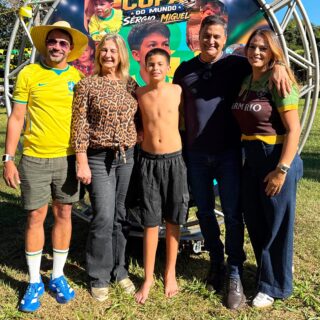 Sábado de muita alegria e celebração em Cidade Ocidental. Nos reunimos em um almoço especial para comemorar a vida da Cláudia e do Sérgio Miguel, esposa e filho do amigo Dr. Clayton Rodrigues. Também estava presente a amiga e deputada Dra. Zeli. 

Parabéns aos aniversariantes! Que este novo ciclo seja repleto de saúde, paz e muitas felicidades! 🎂👏🏽👏🏽👏🏽
.
.
#WildeCambão #DeputadoEstadual #AmigosDoCambão #Aniversário