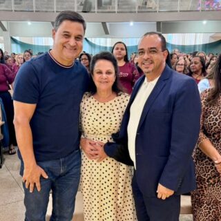 Participei, neste sábado, da *Conferência Mulheres em Ação*, realizada pela Igreja Ministério Madureira. O evento coordenado pelo Pastor Sebastião Tavares e pela Pastora Clara José, também contou com a presença do Pastor Ziel Ferreira (chefe de assuntos religiosos do Governo do Distrito Federal), e convidadas especiais, entre elas: Michele do Pandeiro, Azi Soares, Laila Karoline, Laura Martins, Sara Evellyn, Marta Bischof, Charlene Bittencourt 
Holquia Santos e Katiane Batista. 

Gostaria de expressar minha gratidão pelo convite e pelas belas palavras e bênçãos. Foi uma honra participar! 🌹
.
.
#WildeCambão #DeputadoEstadual #IgrejaEvangélica