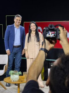 Na tarde de hoje, concedi uma entrevista exclusiva ao programa Contexto, do SBT, veiculado semanalmente aos sábados pela manhã. Em pauta, foram destacados aspectos da minha história de vida, trajetória política e as projeções para o cenário eleitoral de 2026. 

Fica aqui o meu agradecimento pelo convite à TV Serra Dourada. 👍🏽

Conto com a audiência de todos vocês no programa deste sábado! 📺 🖥️ ✅
.
.
#WildeCambão #DeputadoEstadual #Entrevista #TVSerraDourada