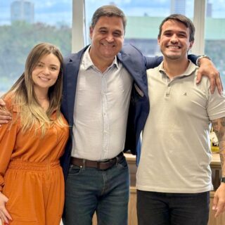 Visita de cortesia, na Alego, do amigo e policial penal Davi Monteiro e sua esposa, Ingrid Vieira. Aproveitamos o momento para fortalecer parcerias e colocar o papo em dia. 

Obrigado pela presença, as portas do gabinete estão sempre abertas! 👍🏽
.
.
#WildeCambão #DeputadoEstadual #Alego #AmigosDoCambão #PolíciaPenal