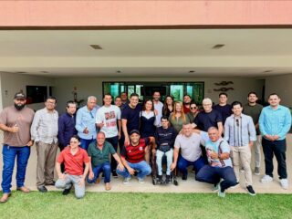 Reunião produtiva, nesta quinta-feira, com importantes lideranças políticas e vereadores de Cidade Ocidental, consolidando o apoio ao nosso projeto.

Estiveram presentes: Zé Divino (Presidente da Câmara Municipal), Frank Denis, Clauber Morlé, Danielzinho Lima, Ivone Souto, José Anaelson, Paulinho, Dr. Clayton Rodrigues, Alex Batista e Geraldo Caixeta.

Meu muito obrigado a cada um pela confiança. Seguimos juntos, com o coração cheio de energia e esperança! 🚀👍🏽
.
.
#WildeCambão #DeputadoEstadual #VereadoresDoEntorno #CidadeOcidental #Apoio