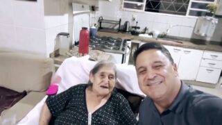 Não existe aconchego maior do que o colo de mãe. Acalentando a saudade da minha amada mãezinha, Dona Mariinha, na nossa querida Luziânia. Desejo uma noite de paz a todos e uma semana muito abençoada! 🙏🏽
.
.
#WildeCambão #DeputadoEstadual #FamíliaRoriz #Luziânia