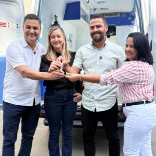 👉🏽 Dia de benefício para a saúde de São João d’Aliança! 🚑

Nesta terça-feira, 16/06, entregamos uma nova ambulância equipada para o amigo e prefeito Genivam Gonçalves, na All Car (veículos multimarcas para órgãos públicos). 

Essa conquista foi possível graças a emenda destinada a pedido da vereadora Luciana do P. Júnior. Também estava presente, a secretária de Saúde, Cristina Aragão, que acompanhou o ato. 

Uma parceria que vem gerando resultados para a população da região da Chapada dos Veadeiros. Seguimos trabalhando juntos! 👍🏽
.
.
#WildeCambão #DeputadoEstadual #EmendaParlamentar #Entrega #Saúde