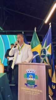 Prestigiei, nesta segunda-feira, a convite do presidente da Câmara Municipal de Valparaíso de Goiás, Walison Lacerda, a solenidade de entrega da *Comenda São Francisco de Assis 2026*. A sessão solene que celebra a entrega da maior honraria do Poder Legislativo local, compõe a comemoração dos 31 anos de emancipação política do município.

Estavam presentes à cerimônia, o prefeito Marcus Vinicius; o secretário de Estado do Entorno do DF, Rafael Lustosa; o advogado Dr. Danúbio Cardoso (assessor técnico da Presidência da Alego); a deputada federal Leda Borges; a deputada estadual Dra. Zeli, além dos amigos, Dr. Clayton Rodrigues, Plácido Cunha (vereador), Geraldo Caixeta, e demais vereadores, lideranças políticas e convidados.

Sinto-me profundamente honrado em ser agraciado com uma láurea tão significativa para todos nós, moradores do Entorno. Como parlamentar atuante em Valparaíso, reitero meu compromisso em continuar colaborando com o crescimento da região. Muito obrigado! 🙏🏽
.
.
#WildeCambão #DeputadoEstadual #CâmaraMunicipal #ValparaísoDeGoiás