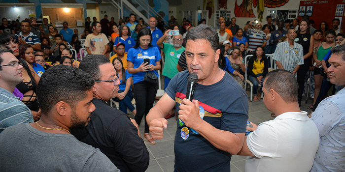 Reunião de lideranças políticas e comunitárias no bairro Lago Azul, em Novo Gama